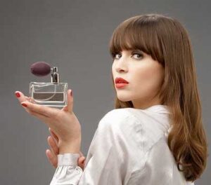 خوشبوکننده‌های بدن؛ از بادی اسپلش تا اسپری و ادکلن